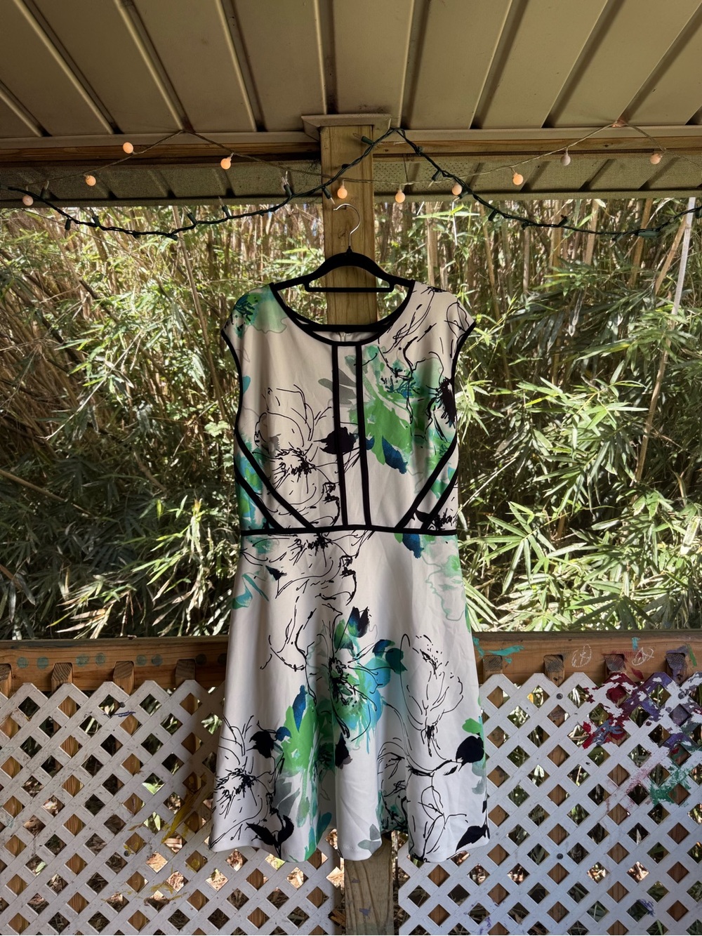 Floral Fit-and-Flare Dress with Black Piping - White & Green